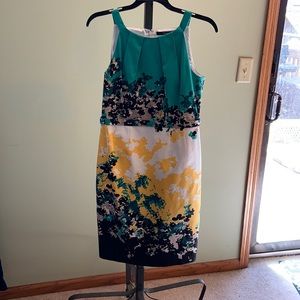 Tahari 🔆 Gently Used Dress Size 4